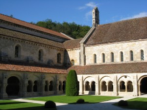 pays-alesia-seine-auxois-fontenay-clocher-abbaye