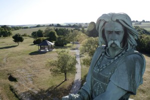 pays-alesia-seine-auxois-centre-interpretation-vll-venarey-les-laumes-museoparc-Sonia-blanc-01.jpg-Statue-de-Vercingetorix-clarte-02