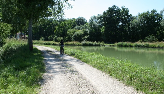 pays-alesia-seine-auxois-canal-bourgogne-chemin-bateau-Jacques-Lepourcelet