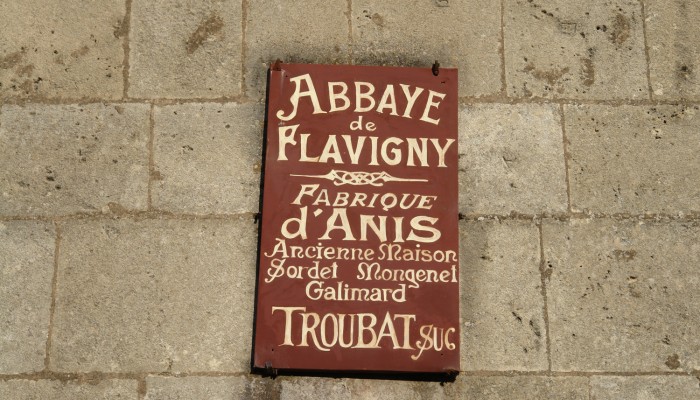 pays-alesia-seine-auxois-Abbaye-de-Flavigny-Fabrique-dAnis